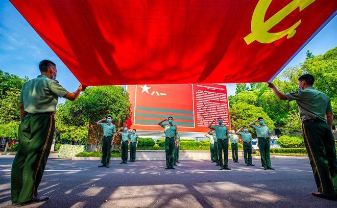 “千王”尧建云：前半生苦练老千被抓后双腿被砍，后半生劝人戒赌